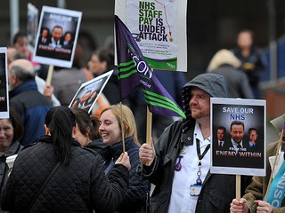 Strajkują pracownicy NHS. Po raz pierwszy dołączyły położne