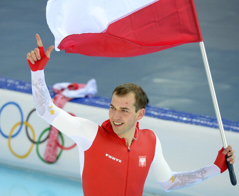 Panczenista Zbigniew Bródka served as the ensign of the Polish national team