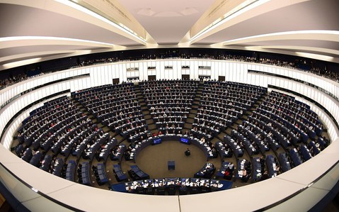 Komisja PE: Mniej europosłów po Brexicie, ale część miejsc do podziału