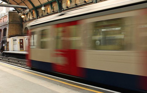 BBC: "Jazda londyńskim metrem groźna dla słuchu"