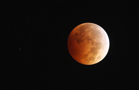 Jutro nietypowe zaćmienie Księżyca: Super Blue Blood Moon