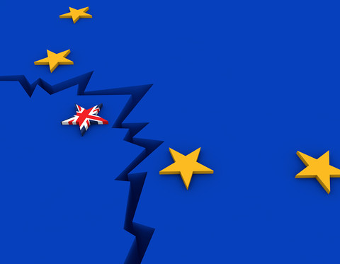 Brexit osłabi brytyjską gospodarkę? Rządowa analiza potwierdza