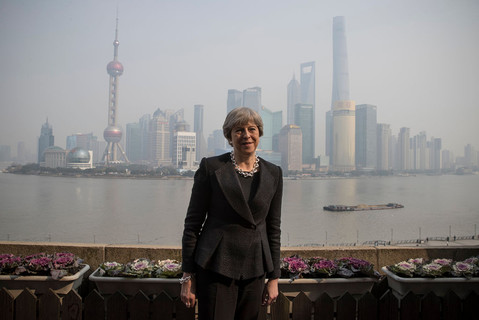 Premier May wraca z wizyty w Chinach z umowami wartymi 9,3 mld funtów