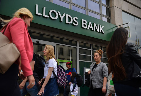 Lloyds zabrania płacenia kartami kredytowymi za kryptowaluty