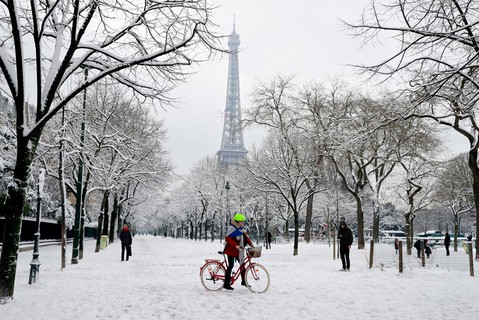 Eiffel Tower closed as snow, freezing rain pummel France