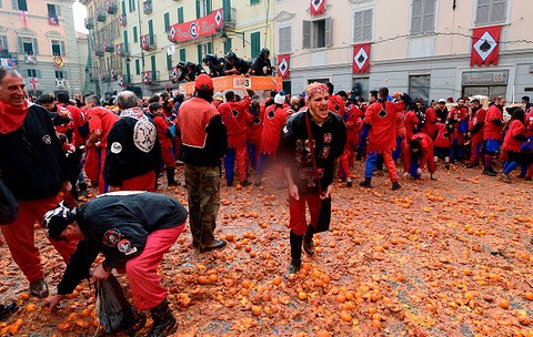 180 people injured after the  oranges battle