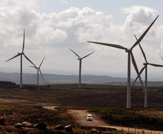 Brytyjskie farmy wiatrowe wyprzedziły elektrownie atomowe