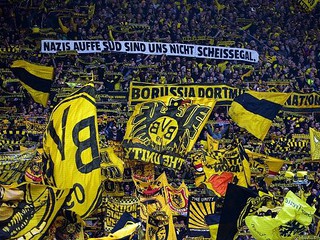  Puchar Niemiec: Awans Borussii Dortmund, czerwona kartka Peszki