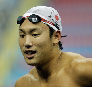 Japoński pływak zawieszony na prawie półtora roku za kradzież kamery