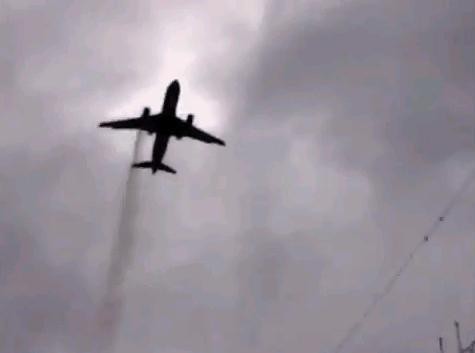 Płonący silnik i awaryjne lądowanie na Heathrow