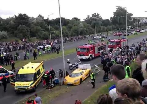 Seventeen injured in Poznan car show crash 