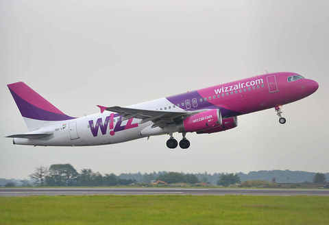 Wizz Air nie chce wrócić, a Modlin się modli