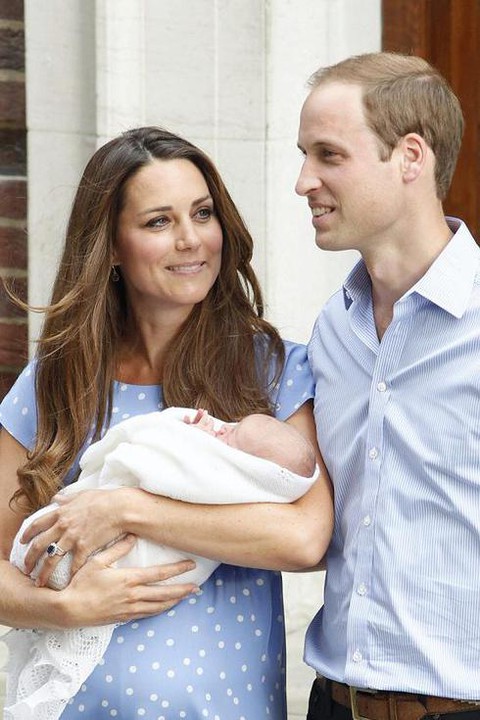 Royal baby makes its first appearance
