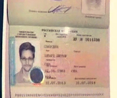 Snowden otrzymał tymczasowy azyl i przekroczył granicę Rosji
