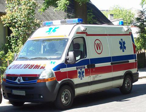 Ambulance dumps victim's body by roadside