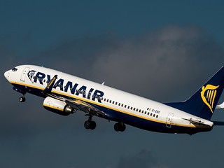 Ryanair zarabia, bo "jest miły dla swoich klientów"