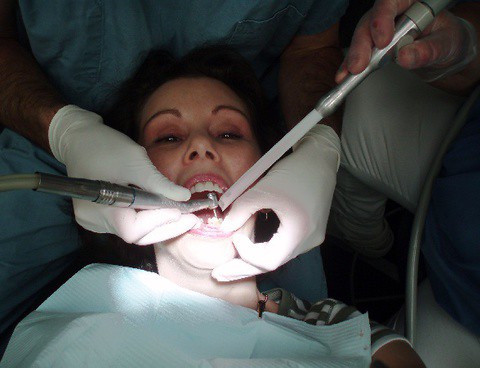 16% Polaków nie leczy zębów, bo nie ma za co