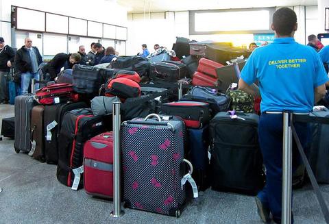 Tysiące osób bez bagażu po awarii na Gatwick