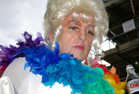 'Niepełnosprawna' drag queen wyłudziła 80 tys. funtów zasiłków