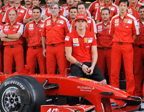 Formuła 1: Raikkonen związał się z Ferrari