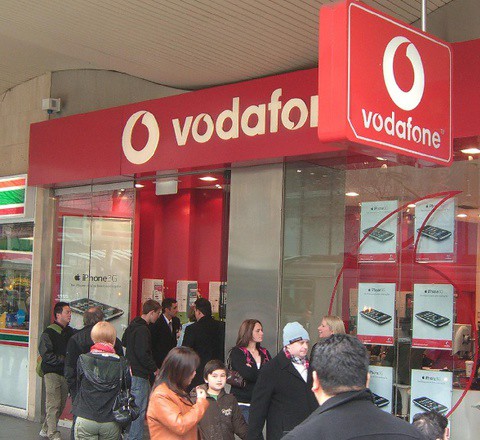 Haker wykradł dane dwóch milionów klientów firmy Vodafone