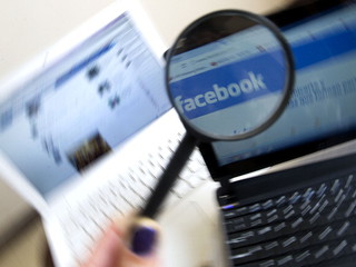 Rządy coraz częściej chcą danych od Facebooka