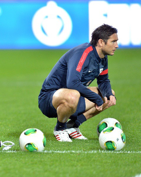 Mourinho: 'Lampard ma szczęście, że ma obok kogoś takiego jak ja'
