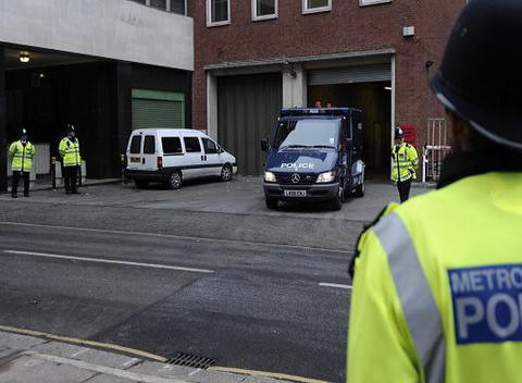 Londyn: Podejrzany o terroryzm zwolniony. Trzej inni w areszcie
