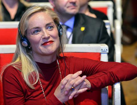 Sharon Stone to receive the Peace Summit Award 2013 in Poland