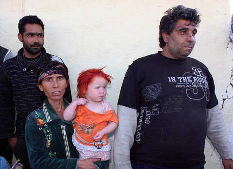 Bułgarscy Romowie rodzicami małej Marii