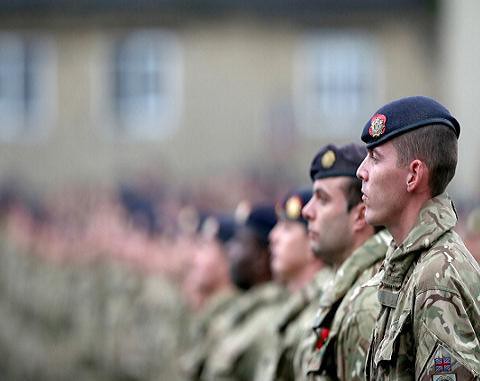 Brytyjczycy rekrutują do wojska 16-latków