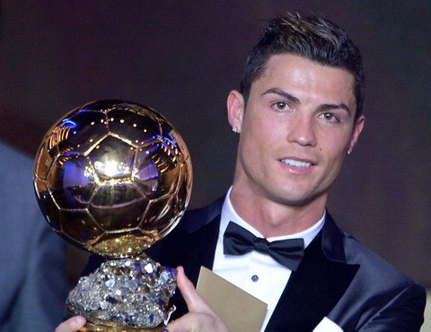 Ogromne emocje i łzy: Cristiano Ronaldo ze Złotą Piłką!