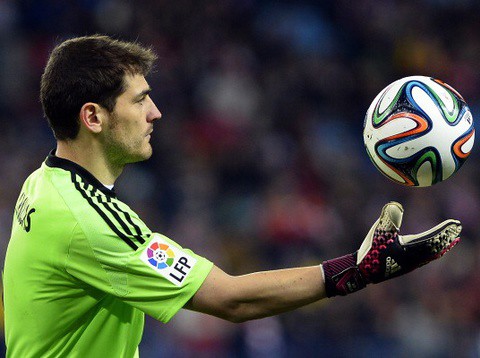 Carlo Ancelotti: 'Iker Casillas could play in the league'