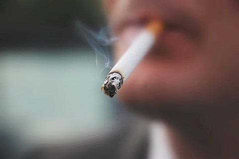 Nowe opakowania papierosów w Irlandii. Mają odstraszać od palenia