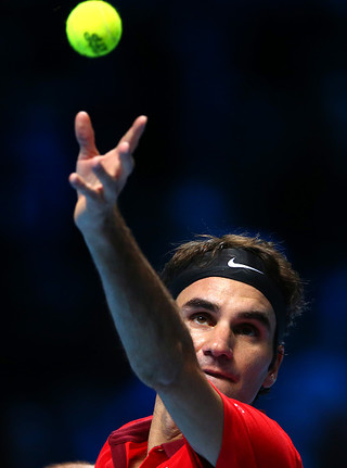 Federer pokonał w dwóch setach Raonica