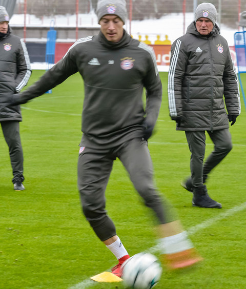 Coach Lewandowski advises that the Pole should focus on Bayern