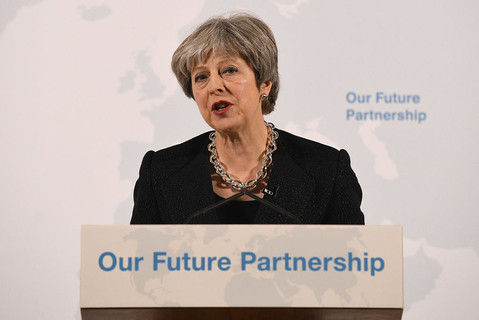 May zapowiada ambitne partnerstwo z UE po Brexicie