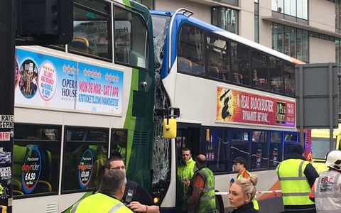14 rannych w wypadku autobusów w Manchesterze