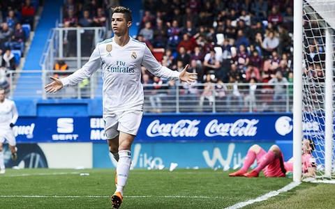 Cristiano Ronaldo double drags Real Madrid to narrow win at Eibar