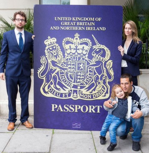 Brytyjskie paszporty po Brexicie wyprodukują cudzoziemcy