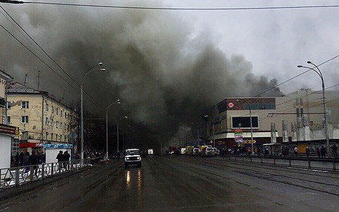 Rosja: Pożar w centrum handlowym. Już 37 ofiar śmiertelnych