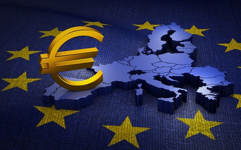 KE: Konsumenci w UE zaoszczędzą 1 mld euro na przelewach w tej walucie