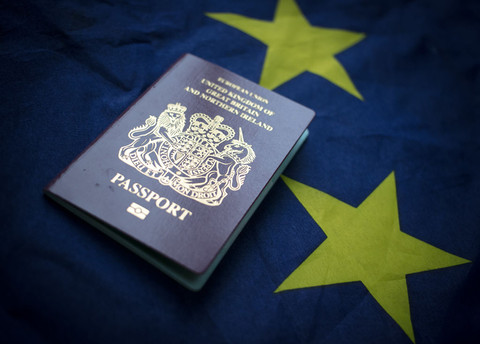 Rząd opóźnia wybór producenta nowych paszportów