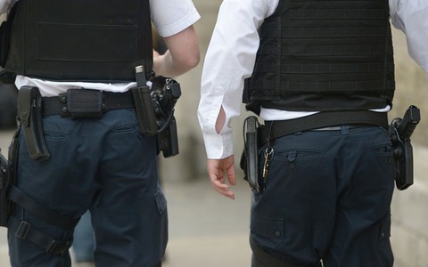 Londyńska policja zwiększa liczbę funkcjonariuszy w stolicy