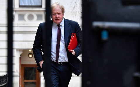 Boris Johnson potępił domniemany atak chemiczny w Syrii