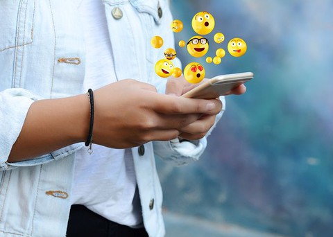 Emoji leading to 'serious decline' in English skills