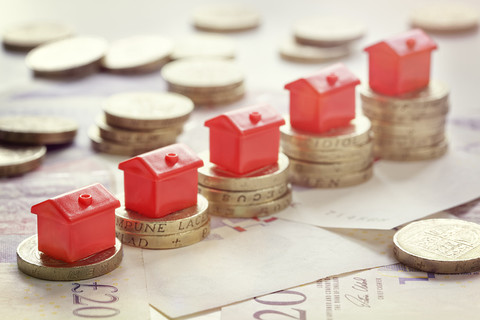 London homes 'earned' almost twice as much as their owners