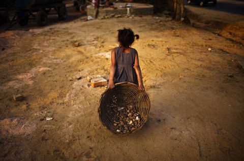 Indie wprowadzają karę śmierci za gwałty na dzieciach