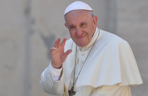 W dniu swych imienin papież funduje lody ubogim i bezdomnym