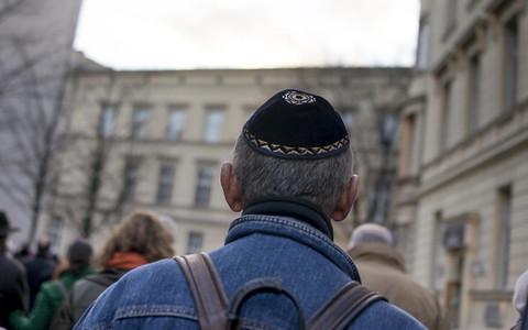 Niemcy: Szef Centralnej Rady Żydów przestrzega przed noszeniem jarmułek